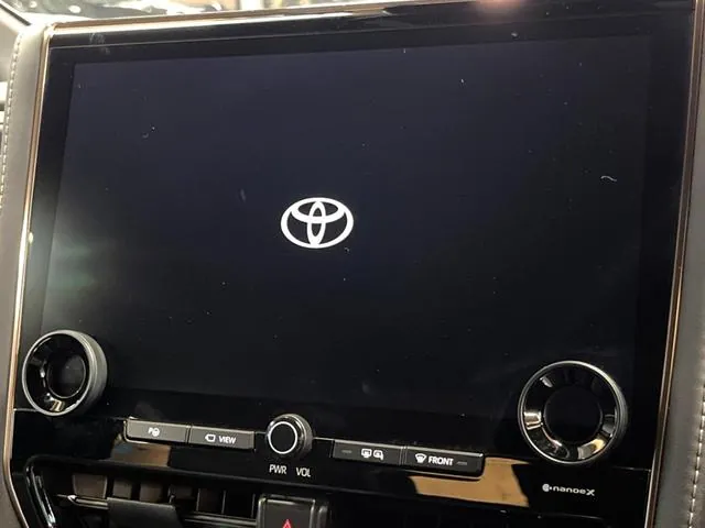 Toyota Verossa Hybrid Z Premier 2023 photo 5