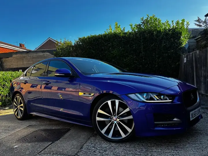 Jaguar Xe