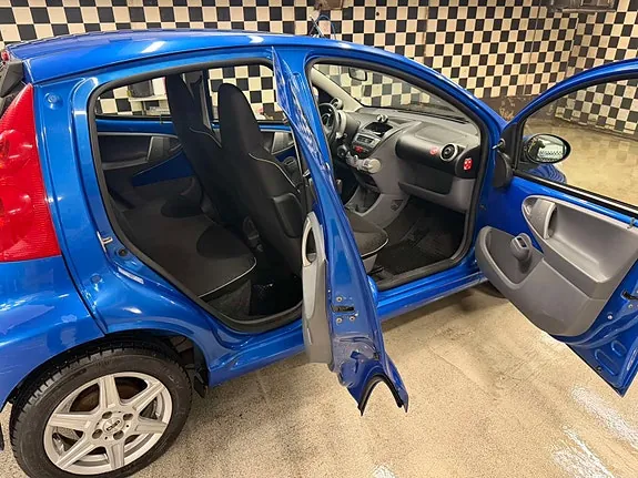 Peugeot 107 2009 photo 4