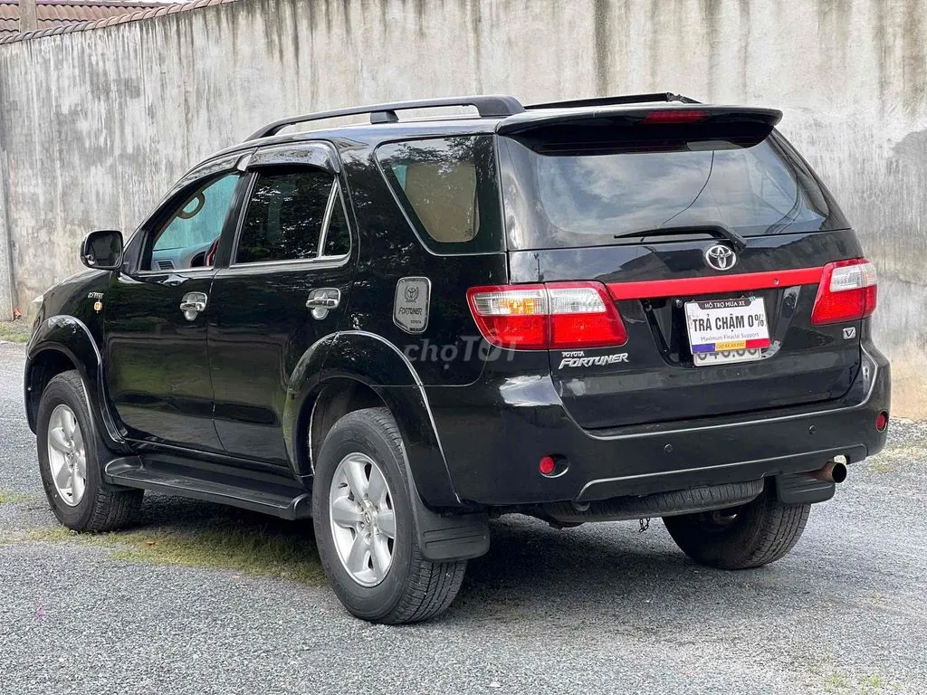 Toyota Fortuner 2011 photo 4