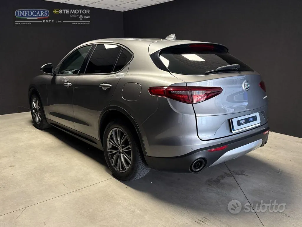 Alfa Romeo Stelvio 2018 photo 2