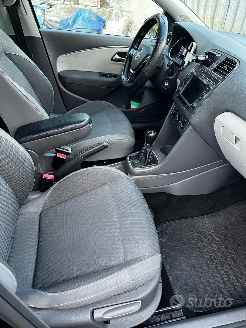 Volkswagen Polo 2015 photo 3