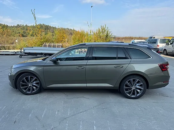 Skoda Superb 2017 photo 4