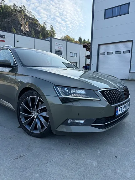 Skoda Superb 2017 photo 5