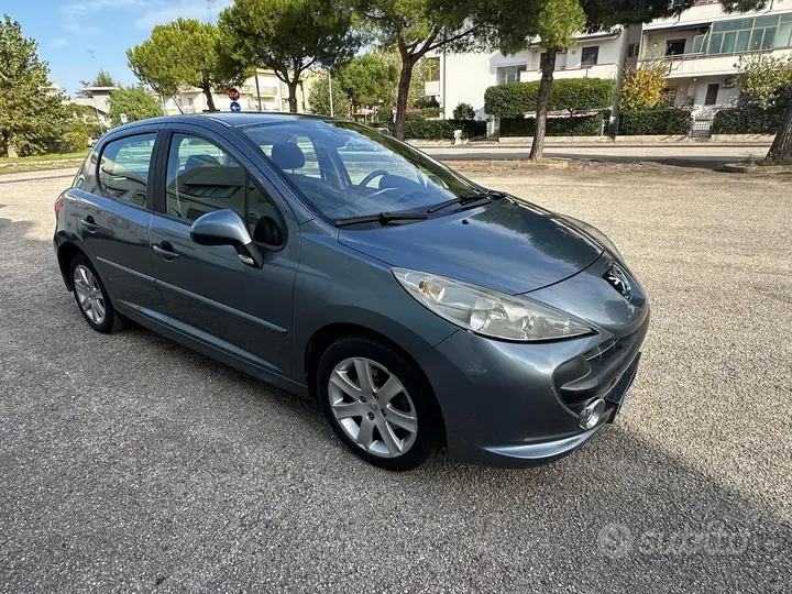 Peugeot 207 2006 photo 5