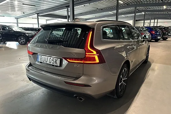 Volvo V60 2022 photo 4