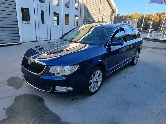 Skoda Superb 2010 photo 3