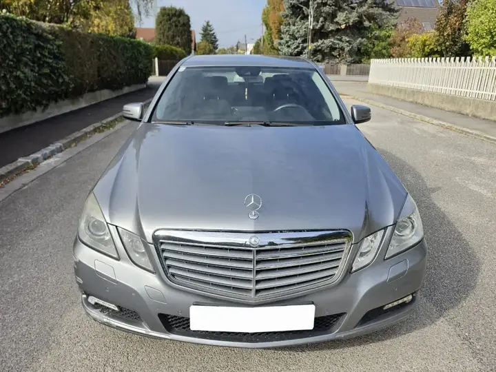 Mercedes-Benz E-Class 2010 photo 3
