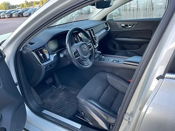 Volvo V60 2019 photo 5