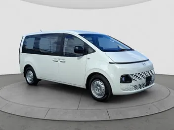 Hyundai Staria 2026 photo 2