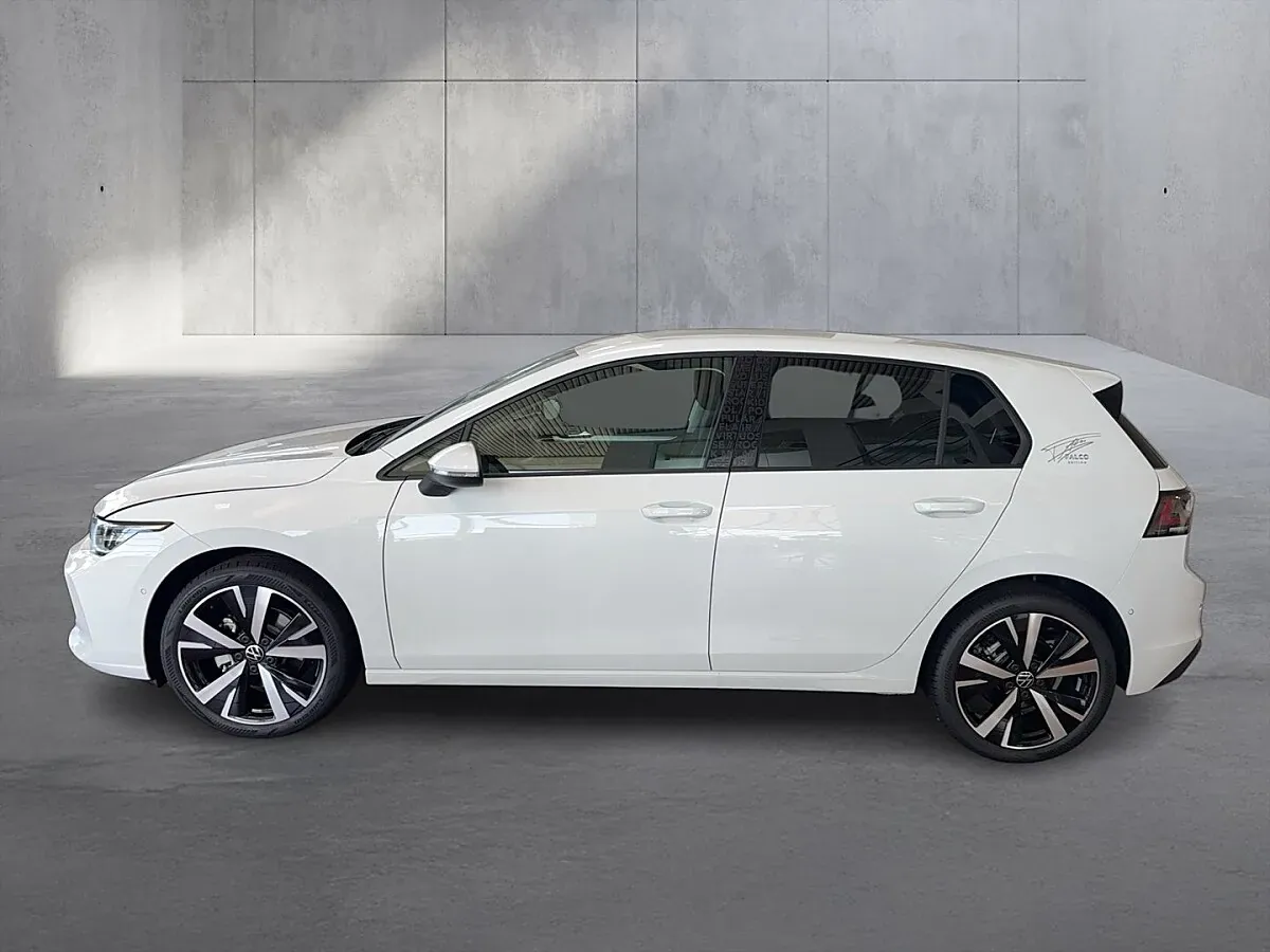 Volkswagen Golf 2026 photo 2