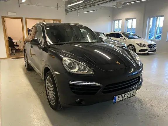 Porsche Cayenne 2013 photo 2
