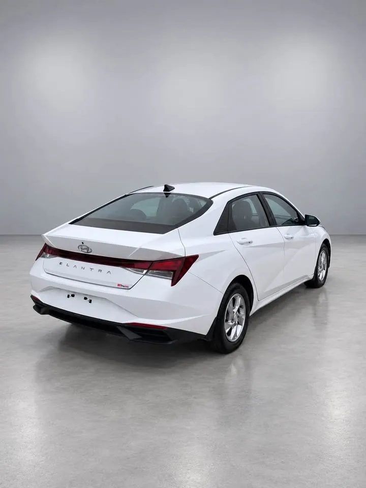 Hyundai Elantra 2022 photo 5