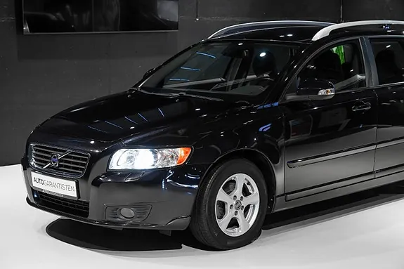 Volvo V50 2010 photo 2