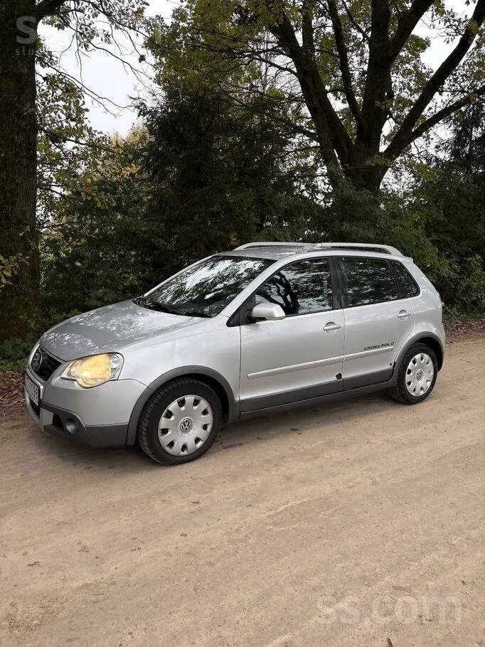 Volkswagen Polo 2006 photo 2