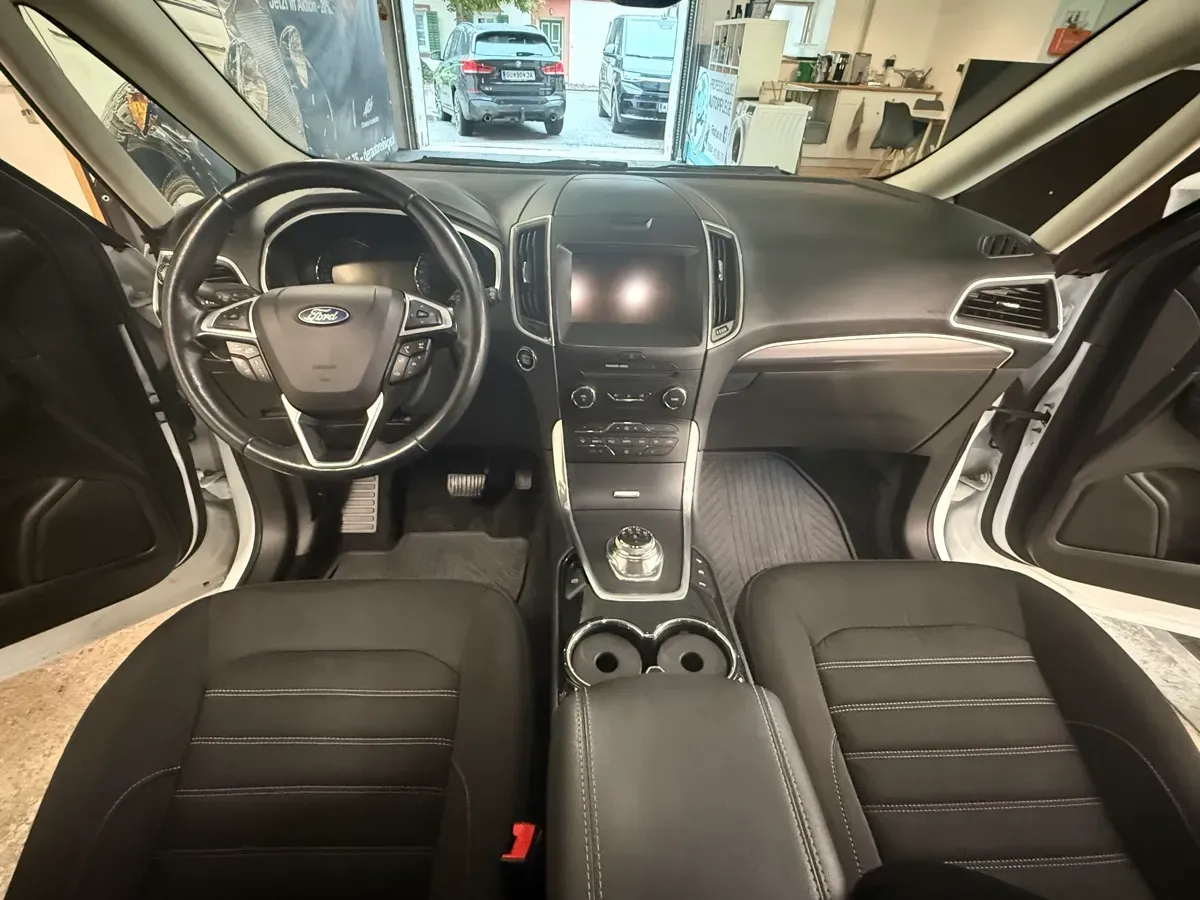 Ford Galaxy 2019 photo 2