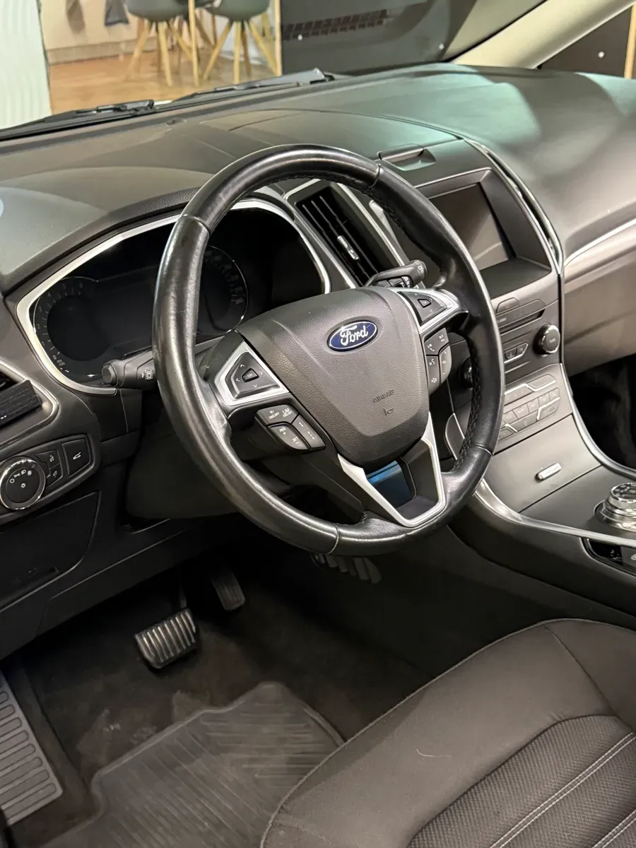 Ford Galaxy 2019 photo 3