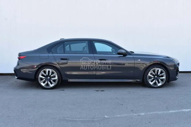 BMW 740 2023 photo 3