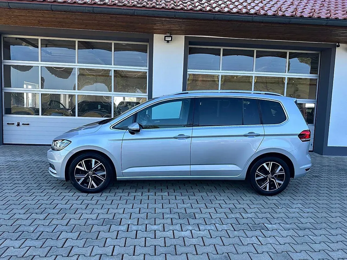 Volkswagen Touran 2023 photo 2