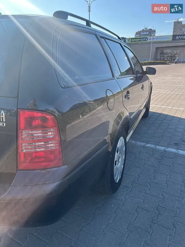 Skoda Octavia 2005 photo 4