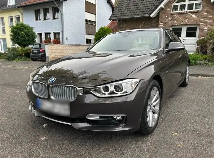 BMW 320I