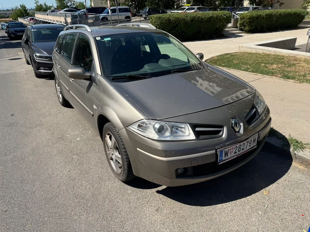 Renault Megane 2009 photo 2
