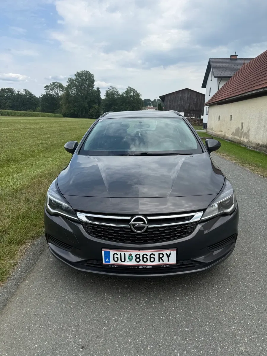 Opel Astra 2017 photo 2