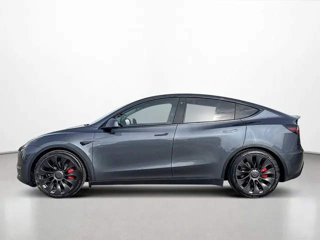 Tesla Model Y 2022 photo 2