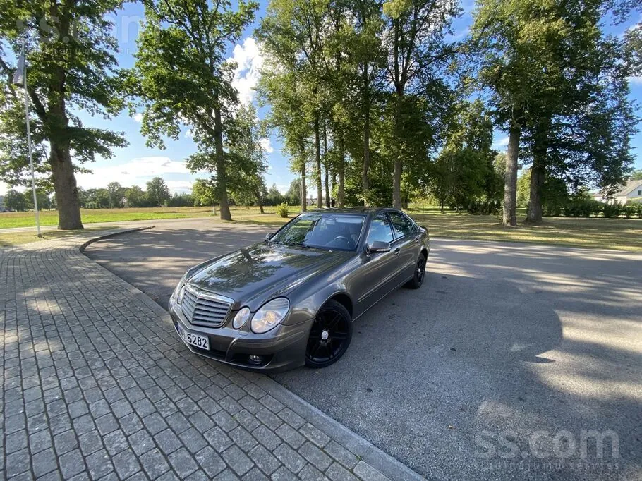Mercedes-Benz E200 2009 photo 2
