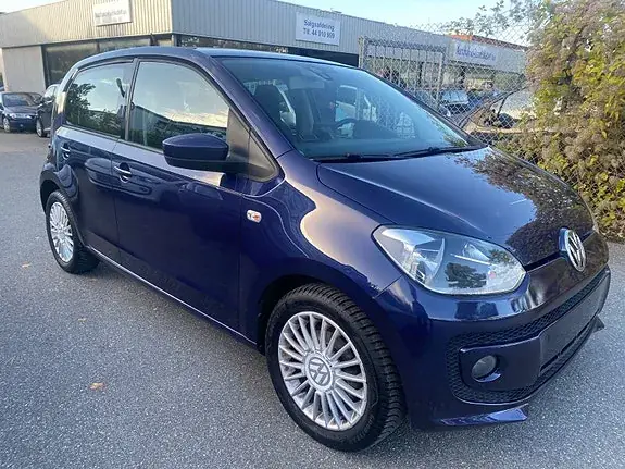 Volkswagen Up 2016 photo 2
