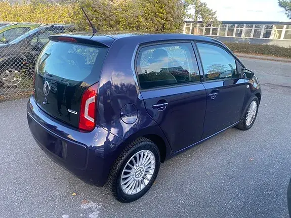 Volkswagen Up 2016 photo 5