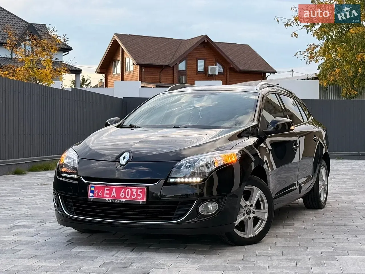 Renault Megane 2013 photo 2