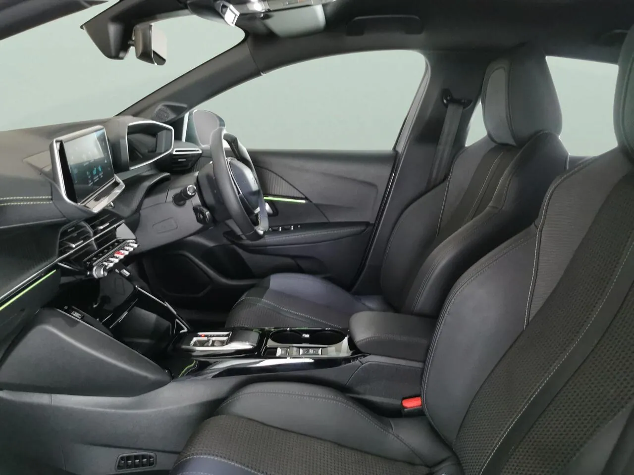 Peugeot E-208 2022 photo 4
