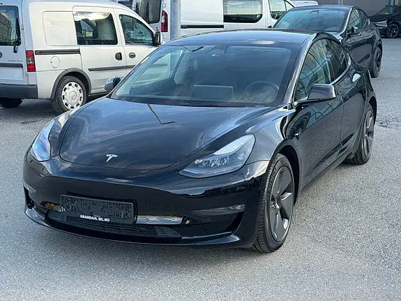 Tesla Model 3 2022 photo 2