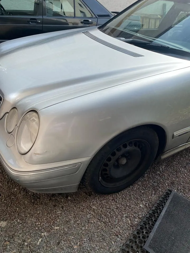 Mercedes-Benz W210