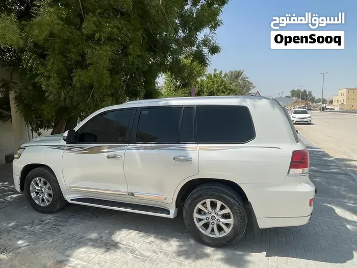 Toyota Land Cruiser 2017 photo 5