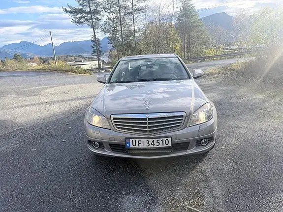 Mercedes-Benz C 220 D 2007 photo 2