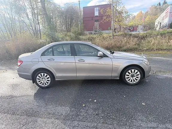 Mercedes-Benz C 220 D 2007 photo 4
