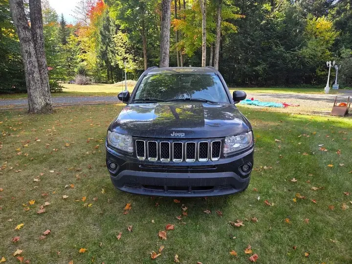 Jeep Compass 2011 photo 2