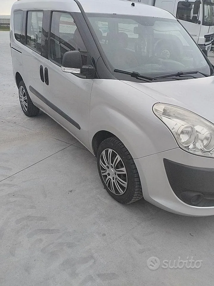 Fiat Doblò 2012 photo 2