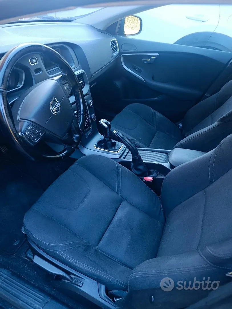 Volvo V40 2014 photo 2