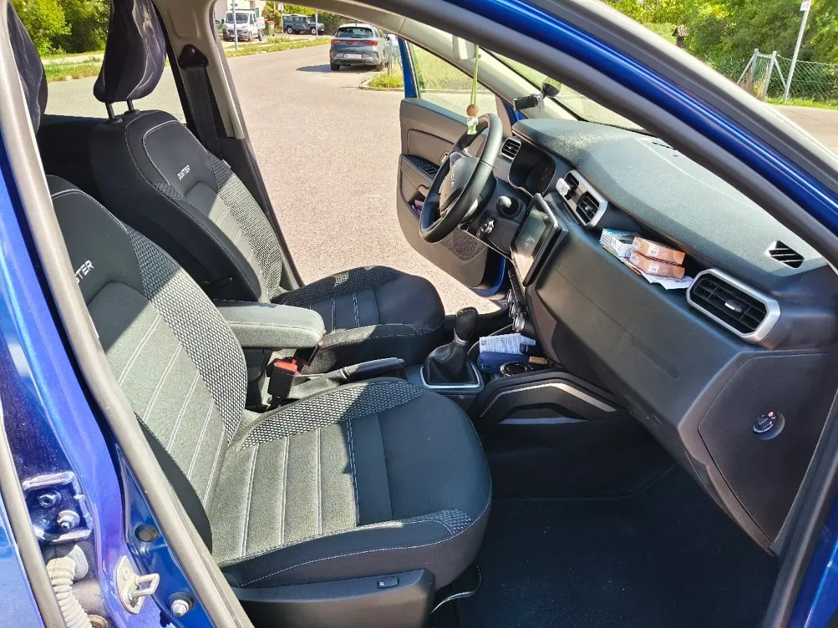 Dacia Duster 2023 photo 2