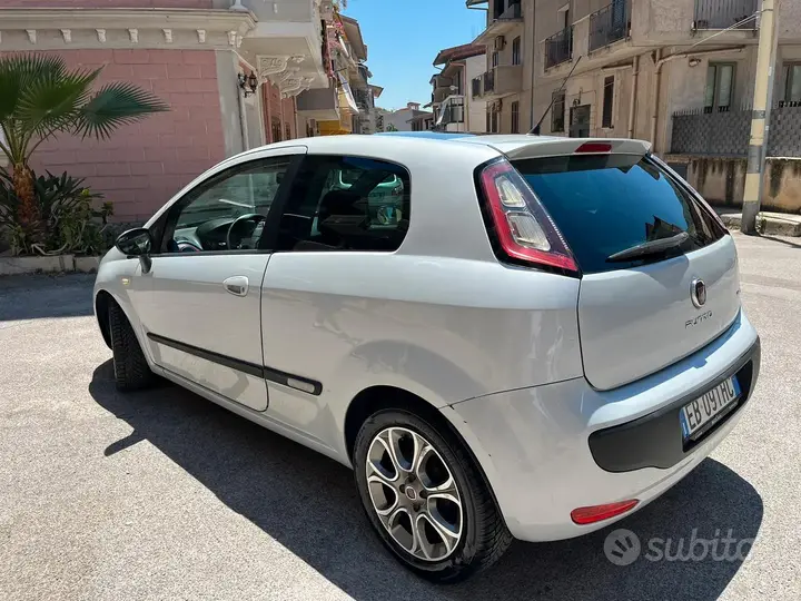 Fiat Punto Evo 2010 photo 3