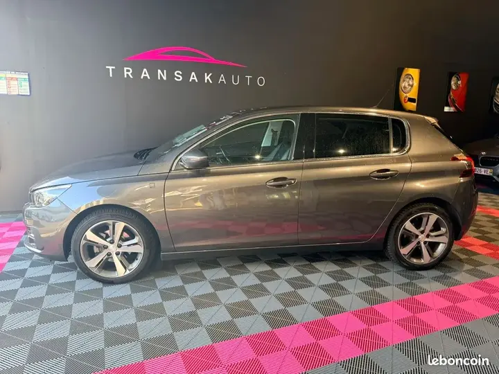 Peugeot 308 2018 photo 2