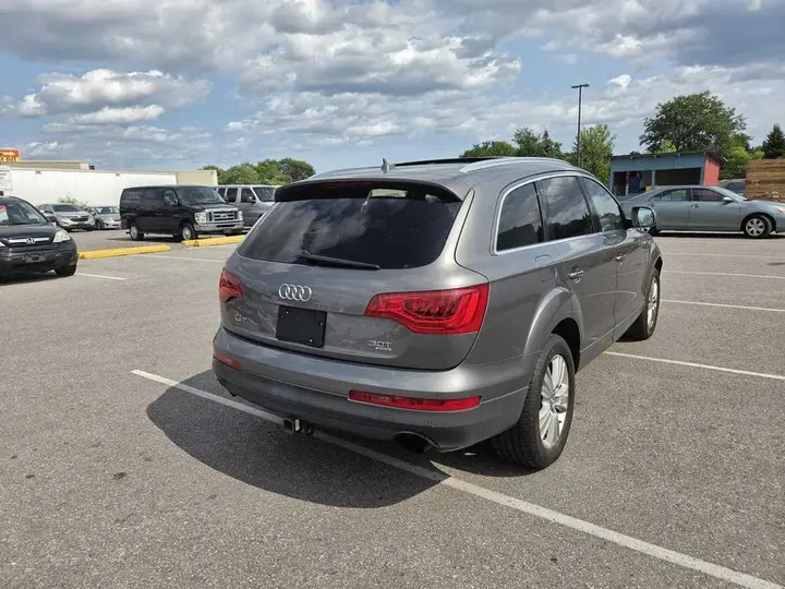 Audi Q7 2011 photo 4