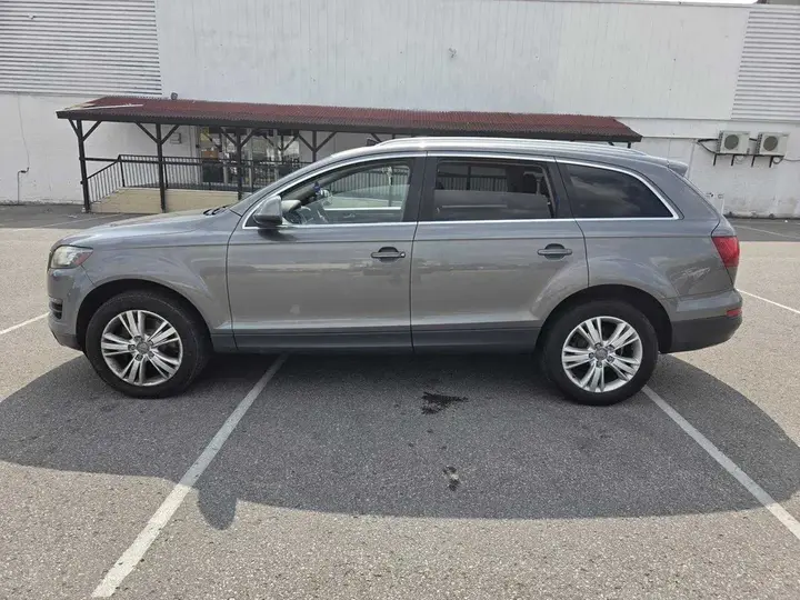 Audi Q7 2011 photo 5