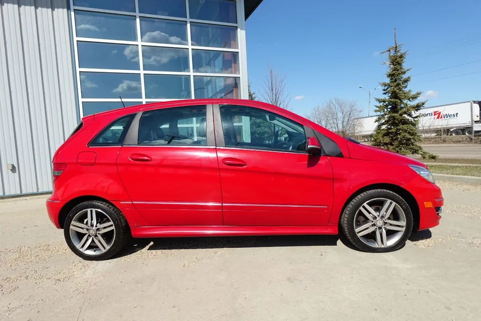 Mercedes-Benz B-Class 2011 photo 3