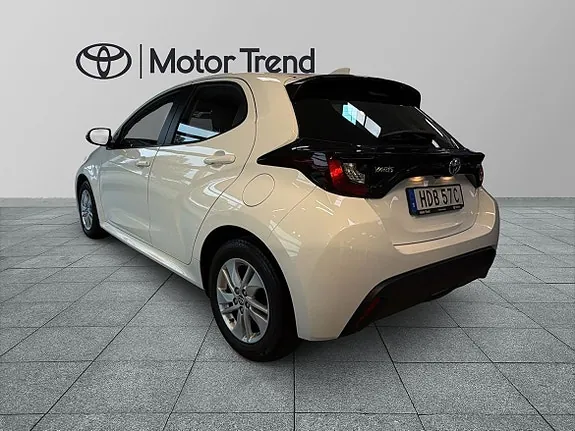 Toyota Yaris 2023 photo 3