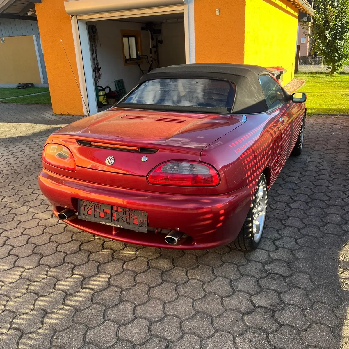 MG Mg F 2000 photo 3