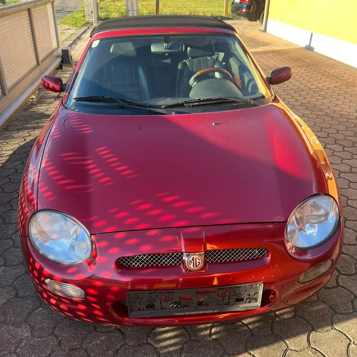 MG Mg F 2000 photo 2